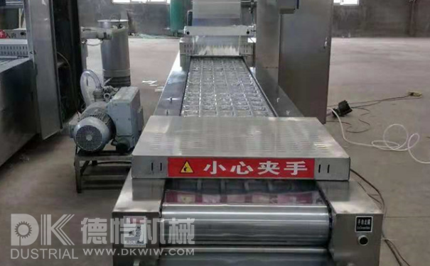 自動(dòng)拉伸包裝機(jī)